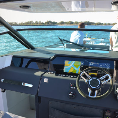 Axopar-37-ST-BLTP-gallery-Tradeaboat-14__ScaleHeightWzIxNjBd